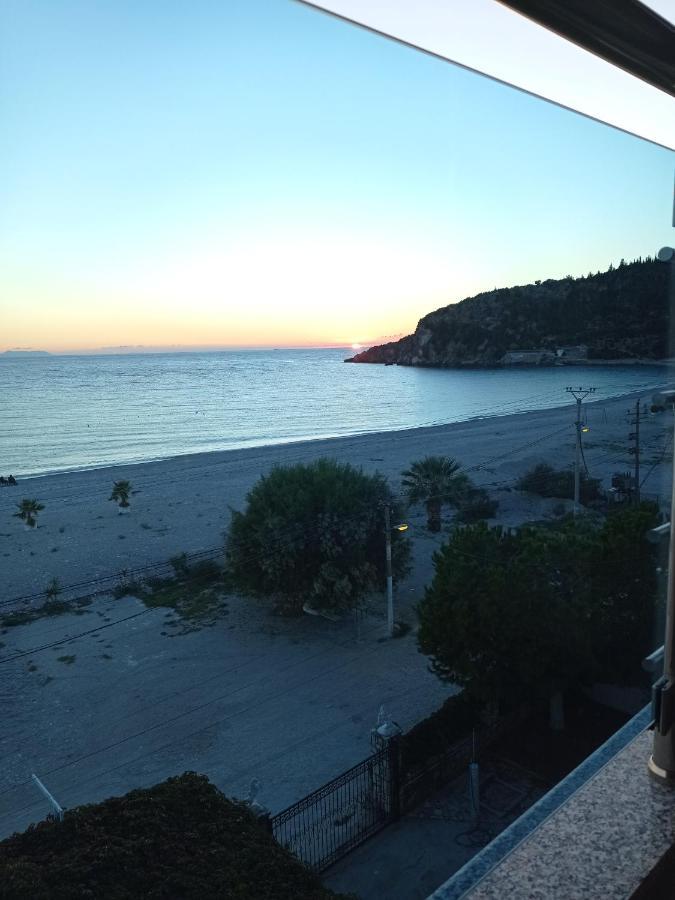 Wave N' Sea Apartments Himarë Dış mekan fotoğraf