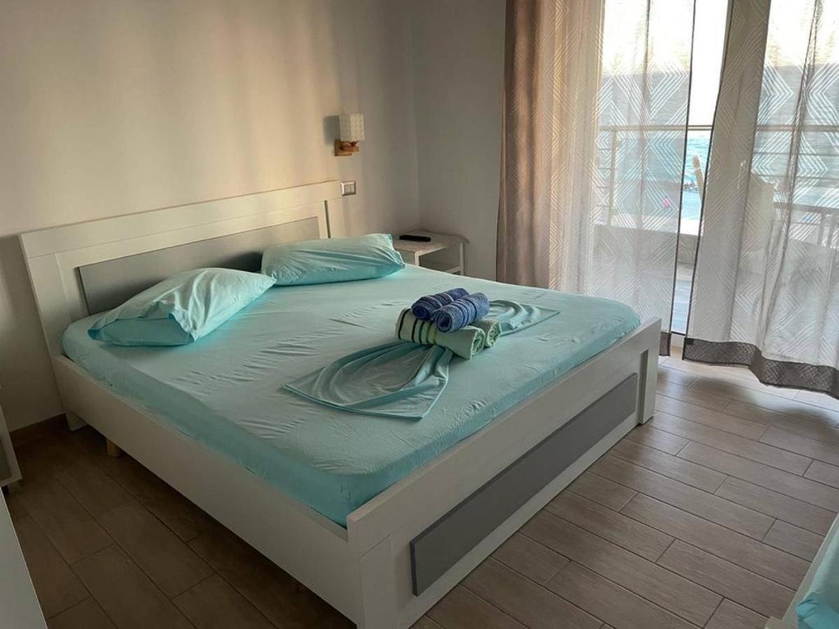 Wave N' Sea Apartments Himarë Dış mekan fotoğraf