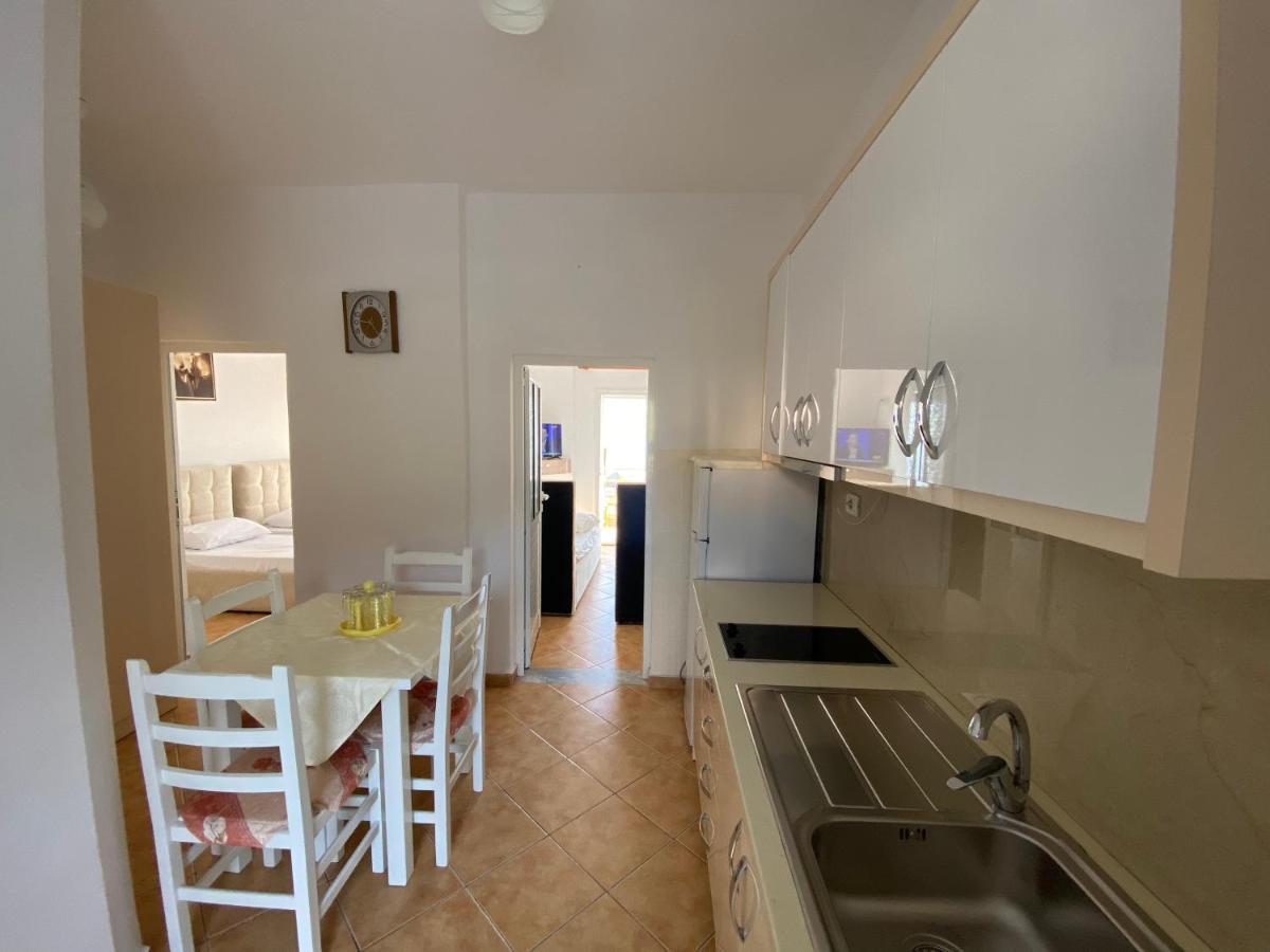 Wave N' Sea Apartments Himarë Dış mekan fotoğraf