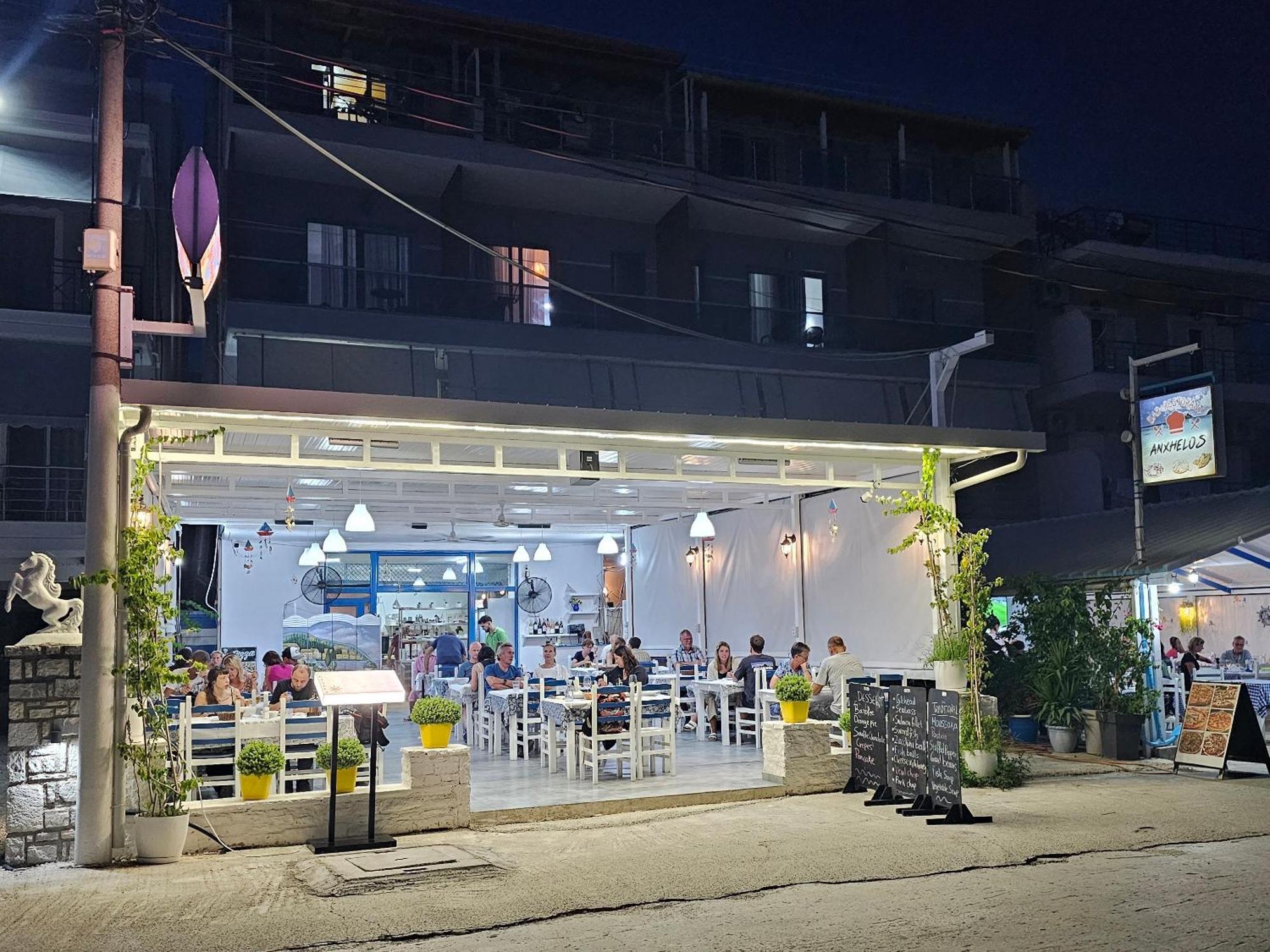 Wave N' Sea Apartments Himarë Dış mekan fotoğraf