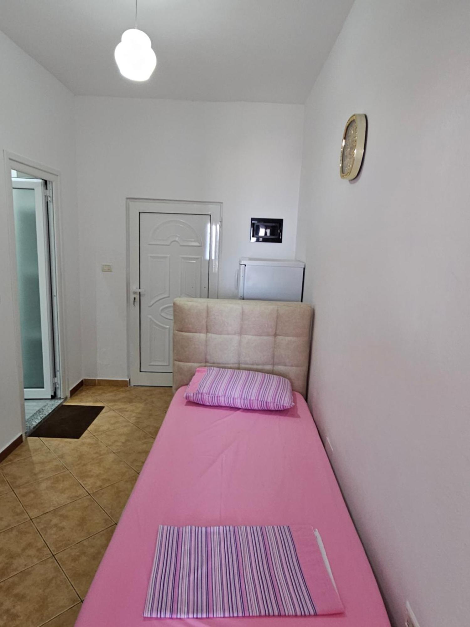 Wave N' Sea Apartments Himarë Oda fotoğraf