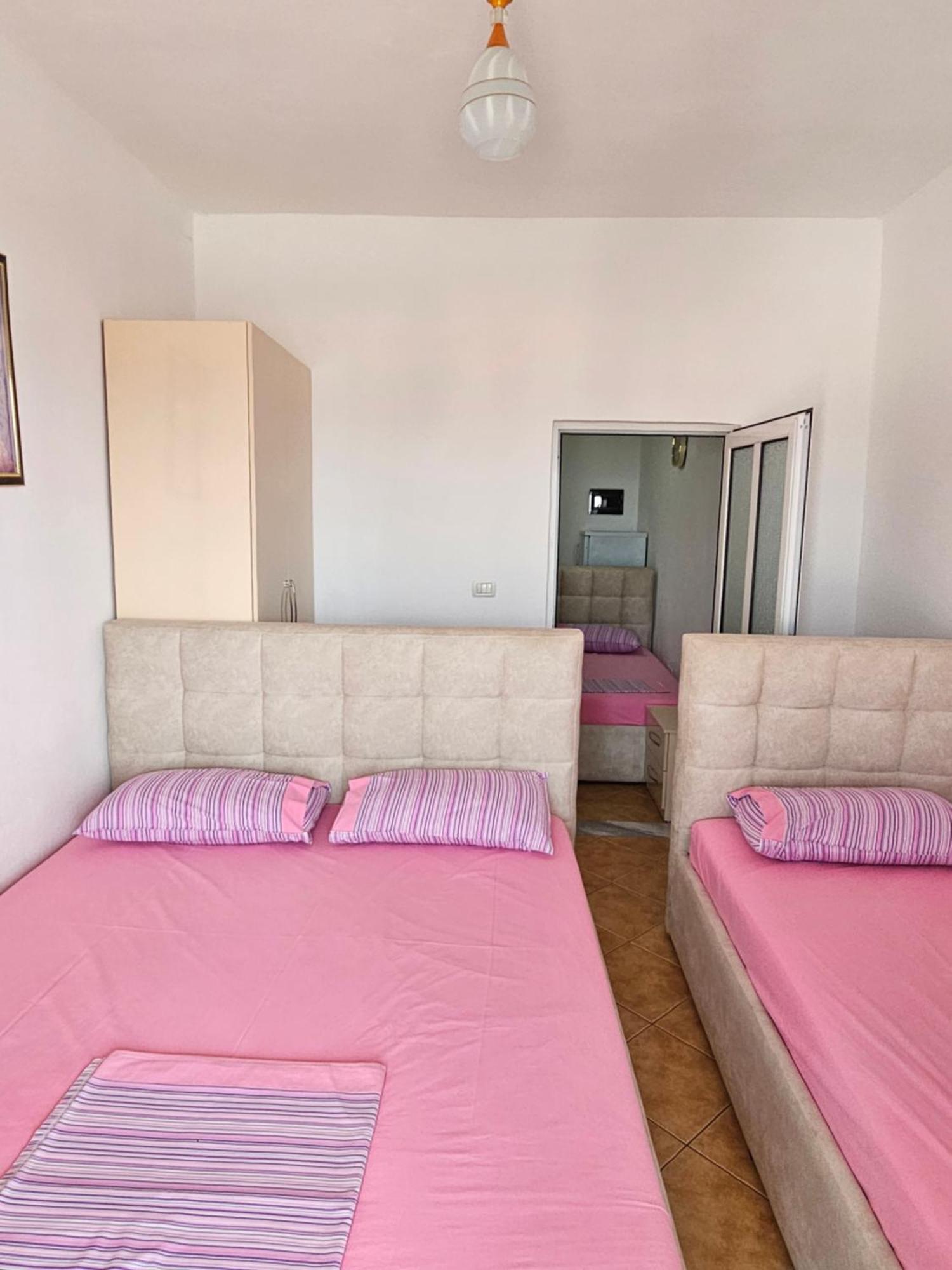 Wave N' Sea Apartments Himarë Oda fotoğraf