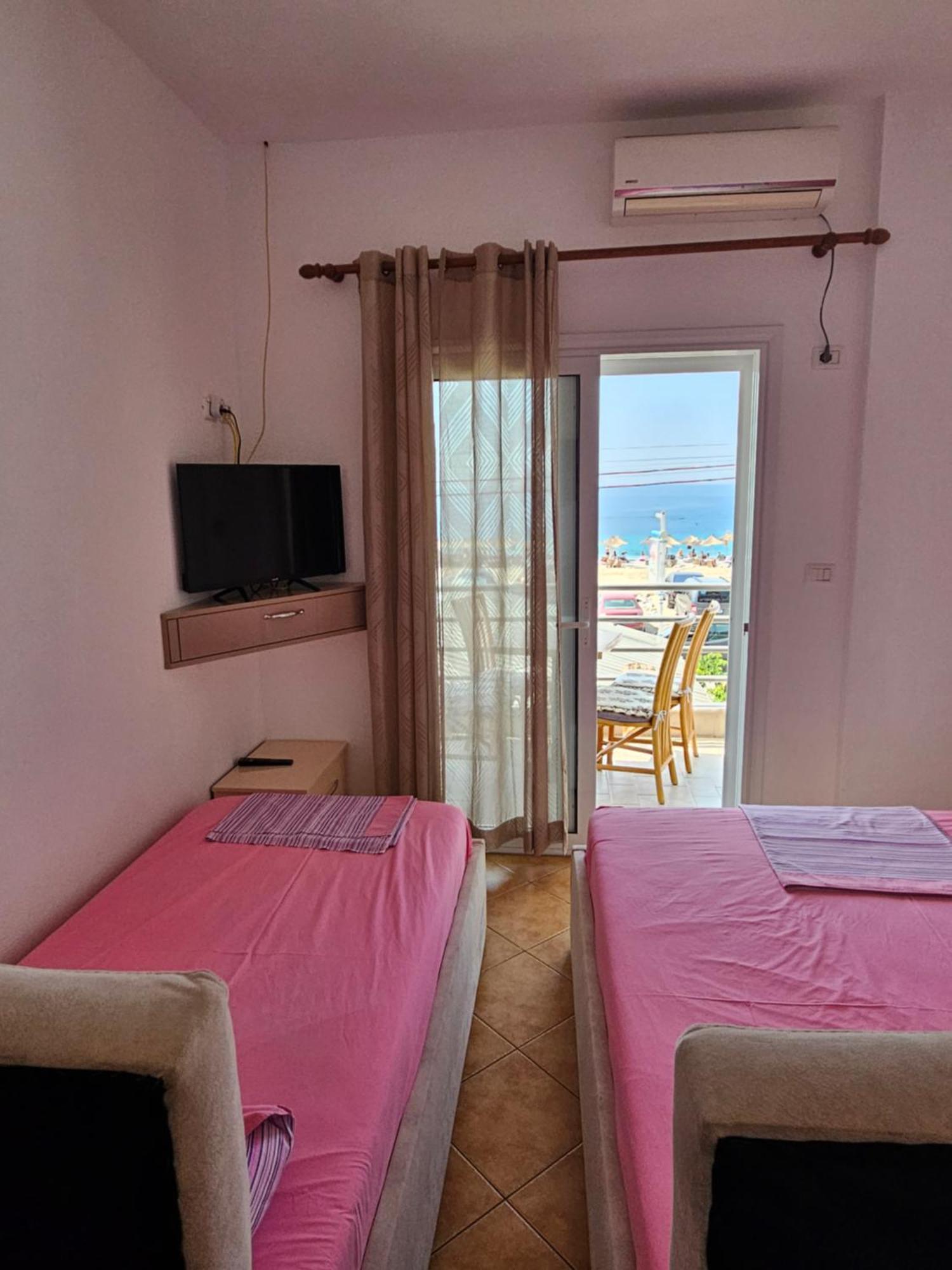 Wave N' Sea Apartments Himarë Oda fotoğraf
