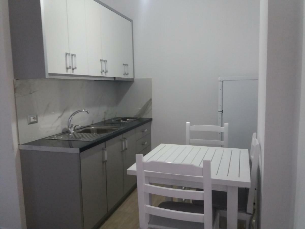 Wave N' Sea Apartments Himarë Dış mekan fotoğraf