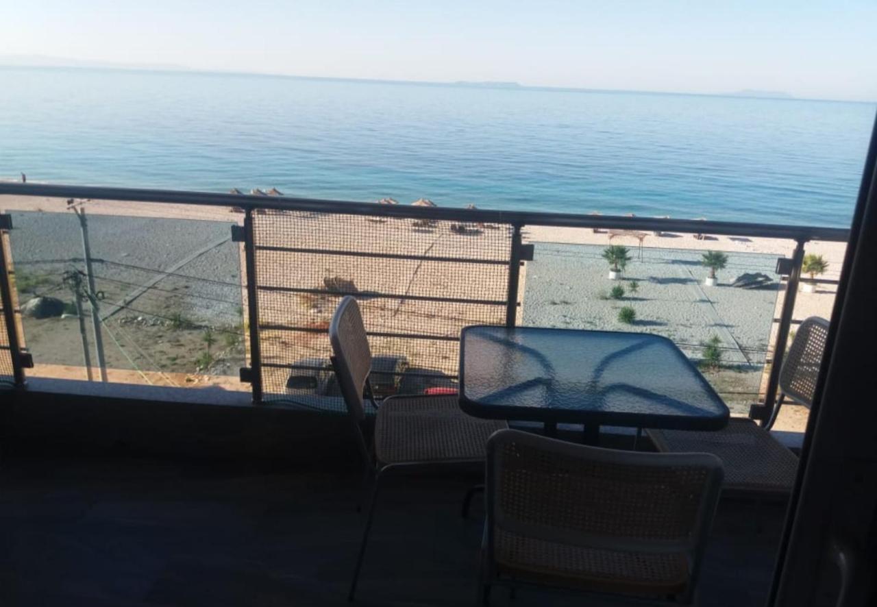 Wave N' Sea Apartments Himarë Dış mekan fotoğraf